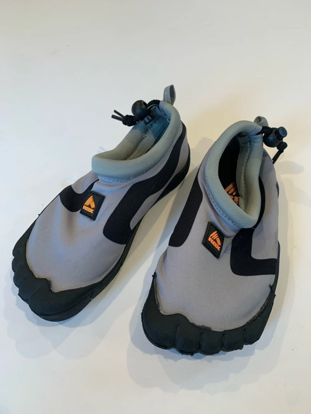 RBX Boys Youth Size 12/12 Gray and Black Five-Finger Toe Water Shoes